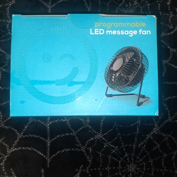 Fungear Programmable LED Message Fan - Picture 3 of 7